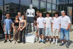 Foto zum Artikel:  Unsere Schülerinnen und Schüler mit Lehrer…